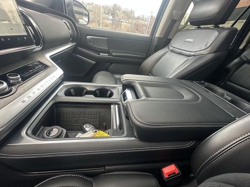 Used 2025 Ford Expedition Max Platinum w/ Driver's Package image 21