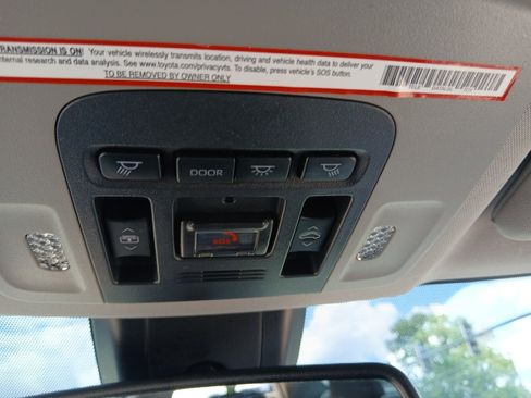 Used 2021 Toyota Camry XSE FWD image 11