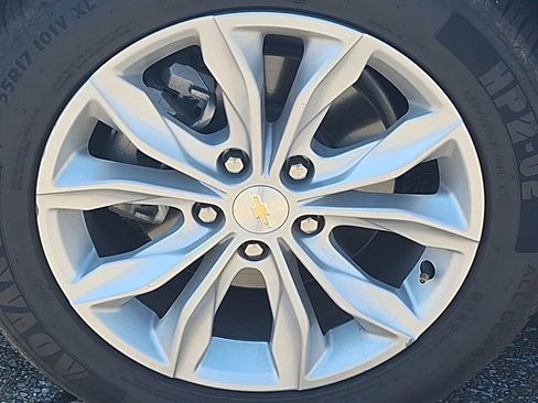 Used 2025 Chevrolet Malibu LT FWD image 11