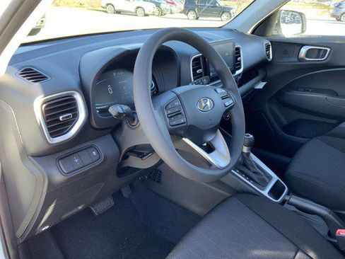New 2026 Hyundai Venue SE image 6