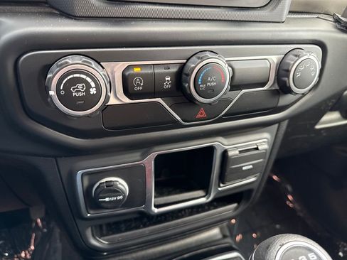 Used 2021 Jeep Wrangler Sport image 28