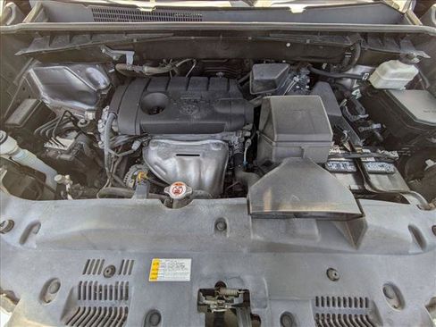 Used 2019 Toyota Highlander LE FWD image 22