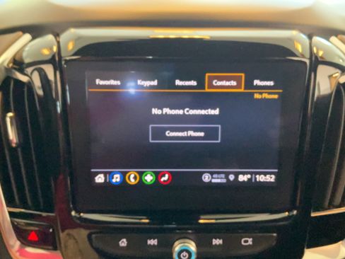 Used 2022 Chevrolet Traverse LT w/ LPO, Floor Liner Package FWD image 19