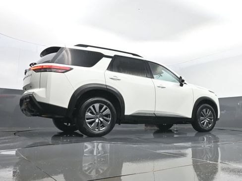 Used 2025 Nissan Pathfinder SV AWD/4WD image 26