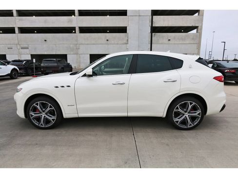 Used 2020 Maserati Levante GranSport image 5