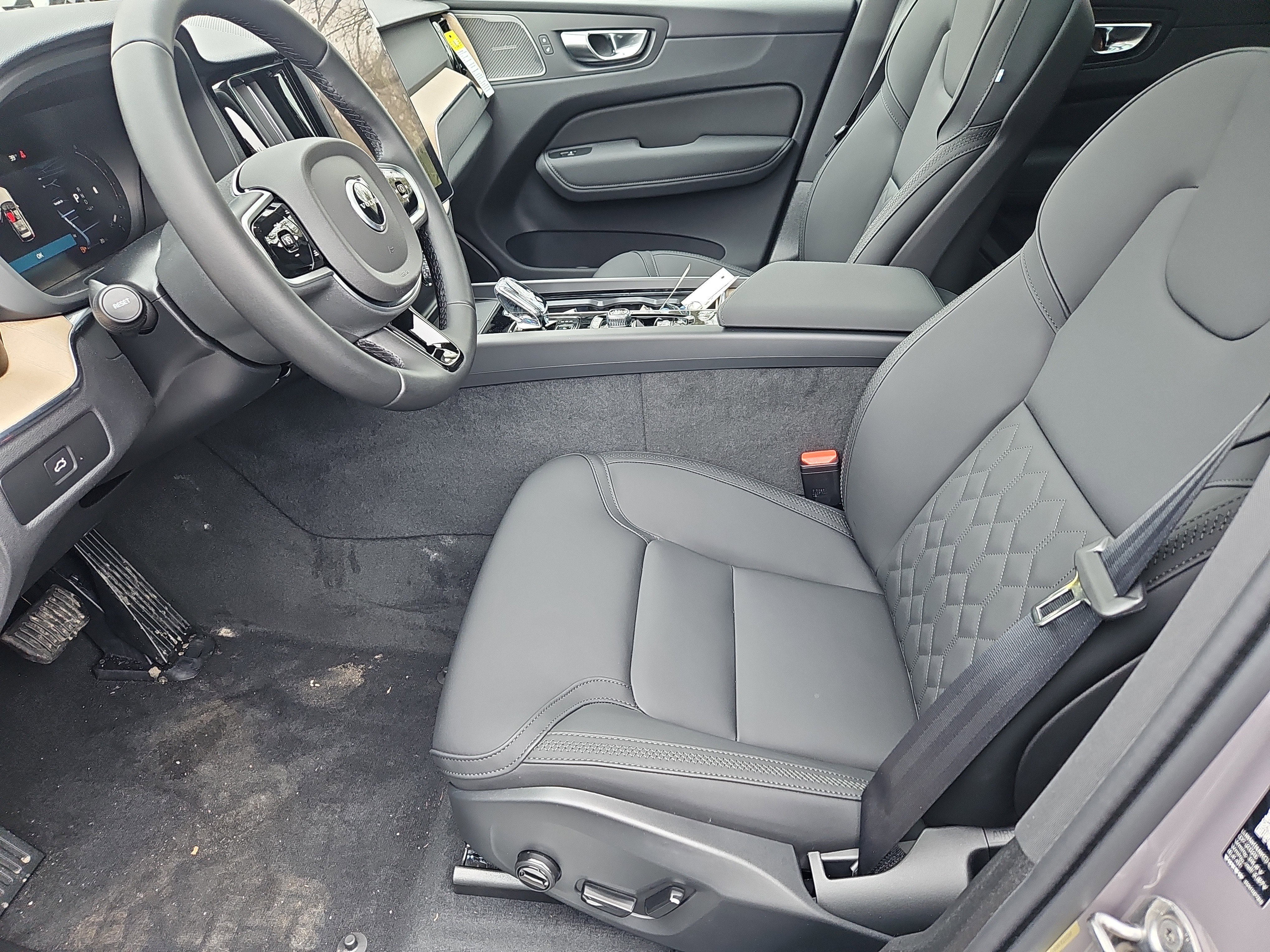 Used 2026 Volvo XC60 B5 Plus w/ Protection Package Premier AWD/4WD image 22