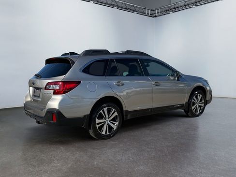 Used 2019 Subaru Outback 2.5i Limited w/ Popular Package #2 image 3