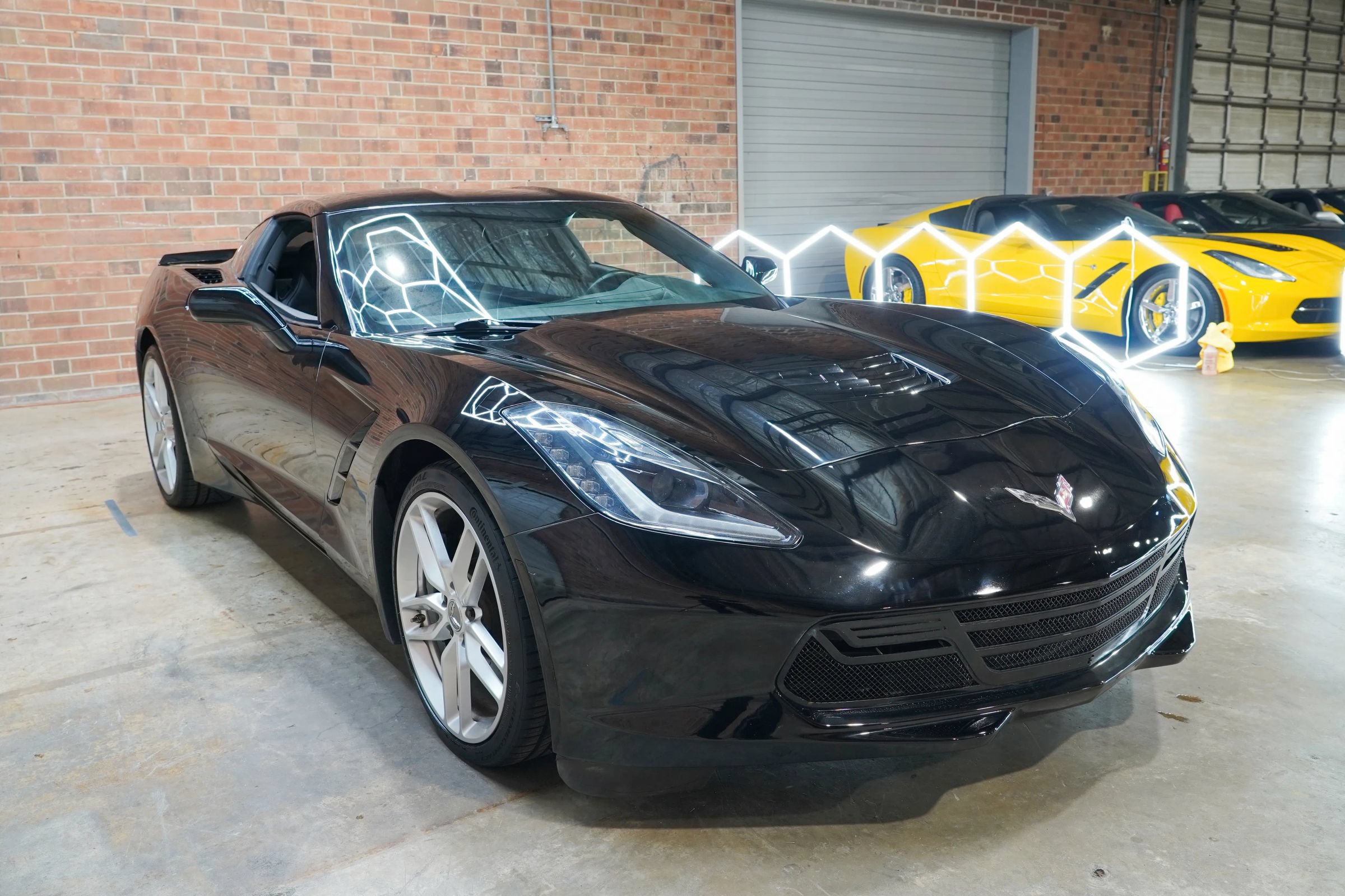 Used 2014 Chevrolet Corvette Stingray Coupe RWD image 3