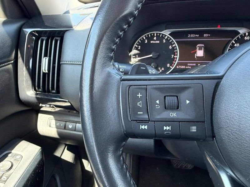 Used 2024 Nissan Pathfinder SV FWD image 11