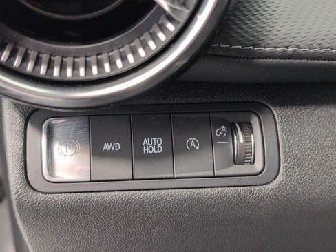 Used 2025 Chevrolet Equinox LT AWD/4WD image 10