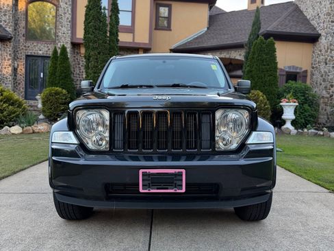 Used 2010 Jeep Liberty Sport w/ Popular Equipment Group AWD/4WD image 3