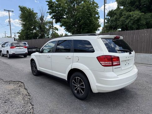 Used 2018 Dodge Journey SE w/ Connectivity Group FWD image 7