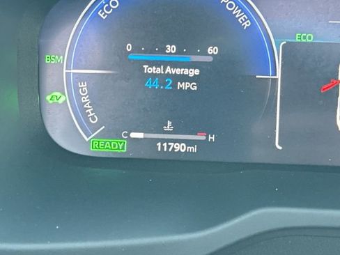 Used 2025 Toyota RAV4 Limited w/ Advanced Technology Package image 19