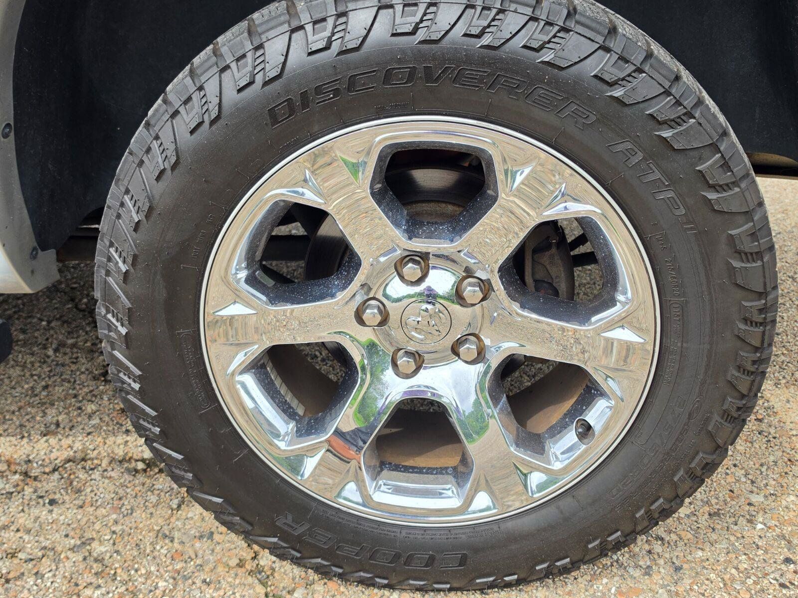 Used 2014 RAM 1500 Laramie w/ Convenience Group AWD/4WD image 18