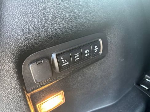 Used 2019 Ford Explorer Limited w/ Class III Trailer Tow Package FWD image 12