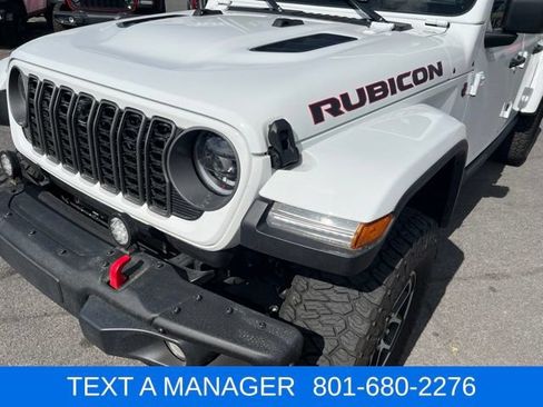 Used 2025 Jeep Gladiator Rubicon AWD/4WD image 10