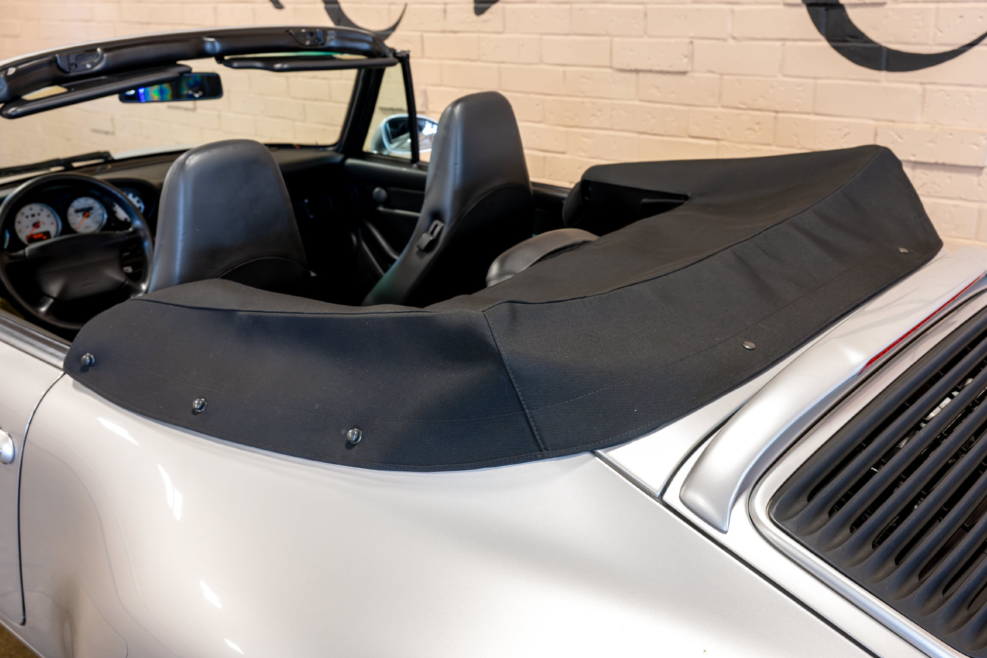 Used 1998 Porsche 911 Carrera RWD image 14