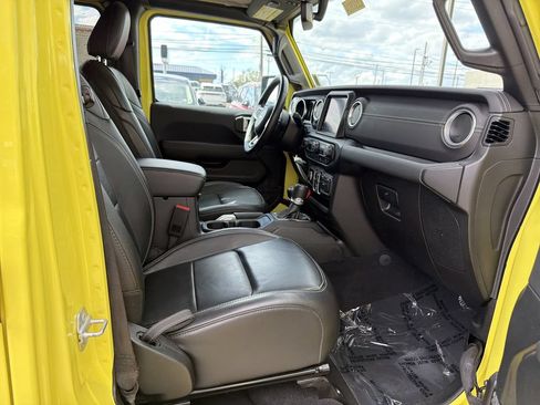 Used 2023 Jeep Wrangler Unlimited Sahara w/ Cold Weather Group AWD/4WD image 16