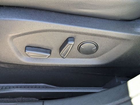 Used 2024 Ford Edge Titanium image 16