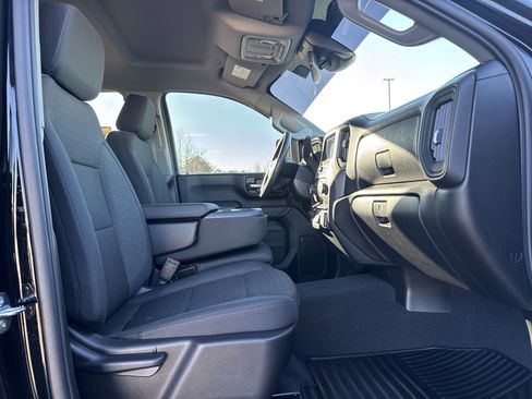 Used 2026 Chevrolet Silverado 2500 Custom w/ Custom Value Package image 29