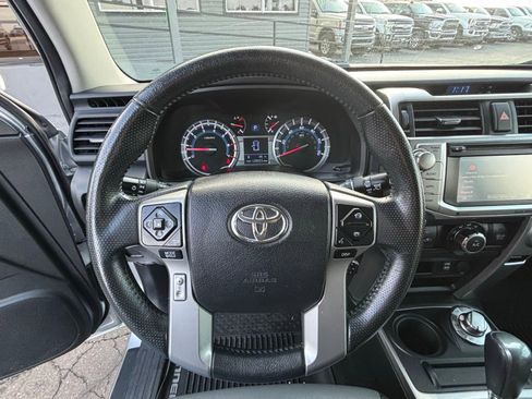 Used 2018 Toyota 4Runner SR5 Premium image 14