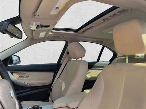 Used 2017 BMW 320i Sedan RWD image 13