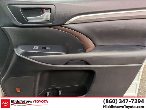 Used 2019 Toyota Highlander Limited AWD/4WD image 37
