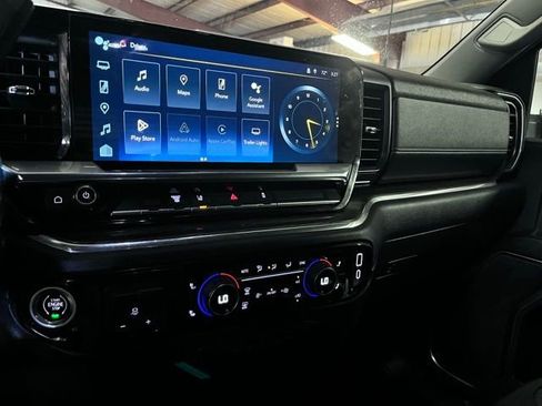 Used 2024 Chevrolet Silverado 2500 LT w/ Convenience Package image 17