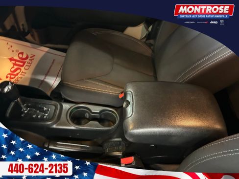 Used 2017 Jeep Wrangler Unlimited Sahara image 16