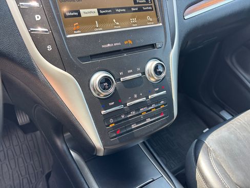 Used 2018 Lincoln MKC Select FWD image 21