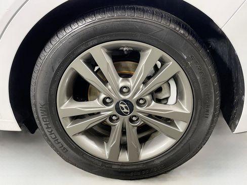 Used 2018 Hyundai Elantra SEL w/ Cargo Package image 11