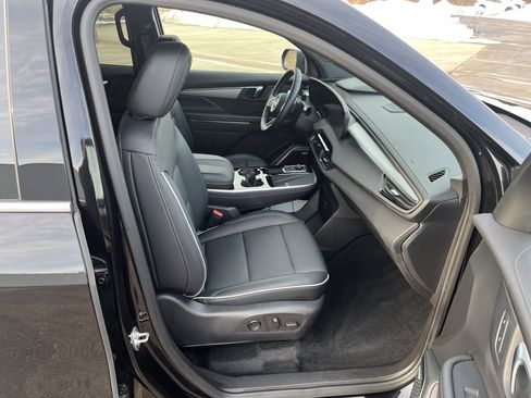 Used 2025 Buick Enclave Preferred image 18