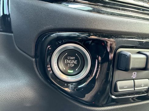 Used 2023 Chevrolet Silverado 1500 ZR2 w/ Technology Package image 16