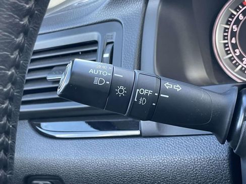 Used 2016 Honda Pilot Touring image 19