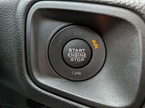 New 2025 Jeep Gladiator Sport image 19