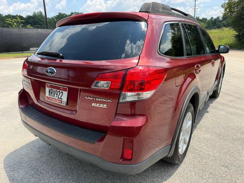 Used 2013 Subaru Outback 2.5i Premium w/ All-Weather Pkg AWD/4WD image 5