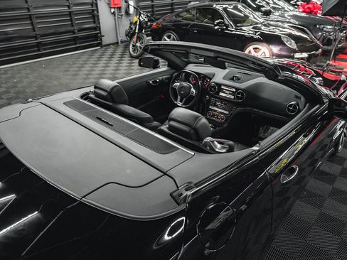 Used 2015 Mercedes-Benz SL 63 AMG image 24