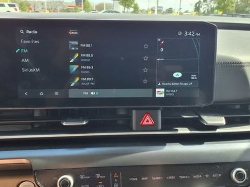 Used 2025 Kia Carnival image 27