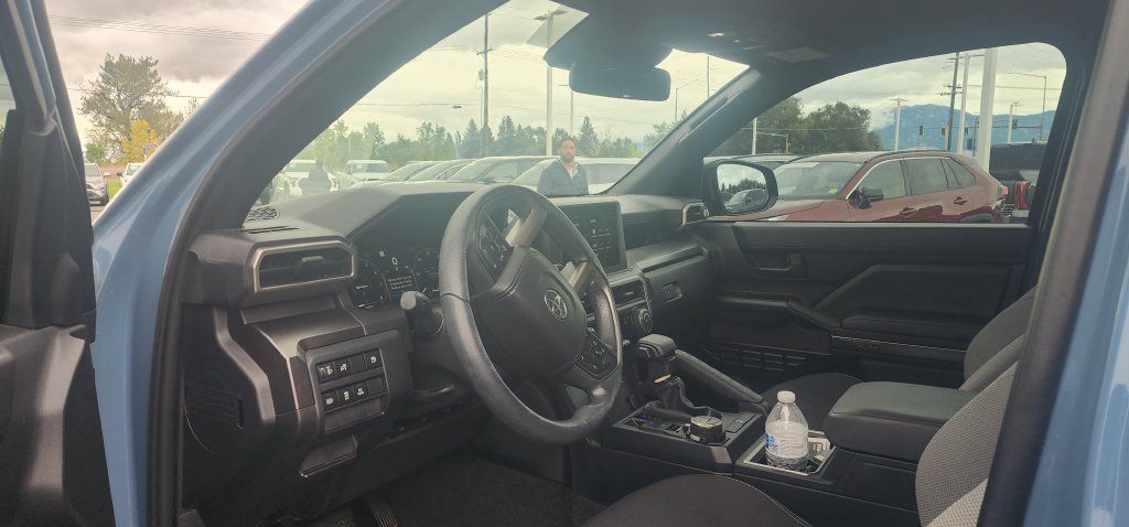 Used 2025 Toyota 4Runner TRD Sport Premium AWD/4WD image 3