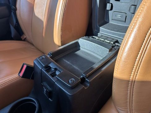 Used 2016 Jeep Wrangler Unlimited Rubicon w/ Connectivity Group image 13