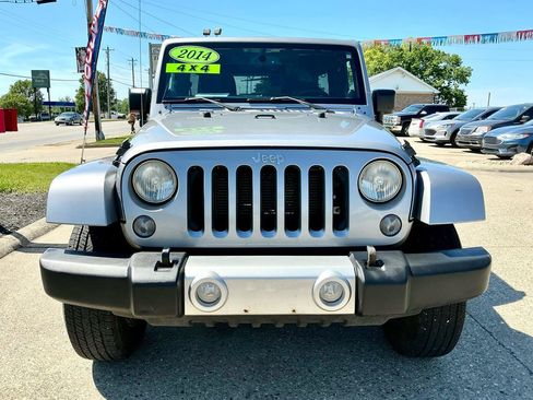 Used 2014 Jeep Wrangler Unlimited Sahara AWD/4WD image 2