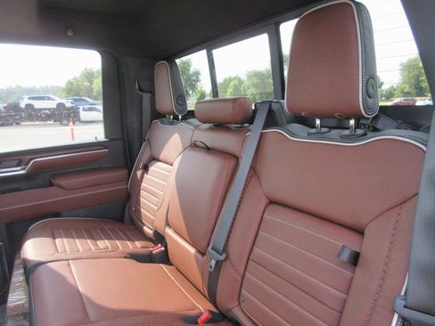 New 2026 GMC Sierra 3500 Denali Ultimate AWD/4WD image 14
