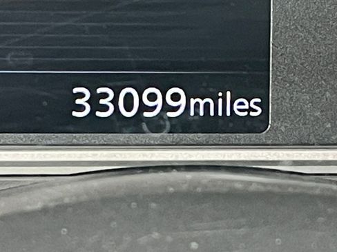 Used 2025 Nissan Versa SV image 39