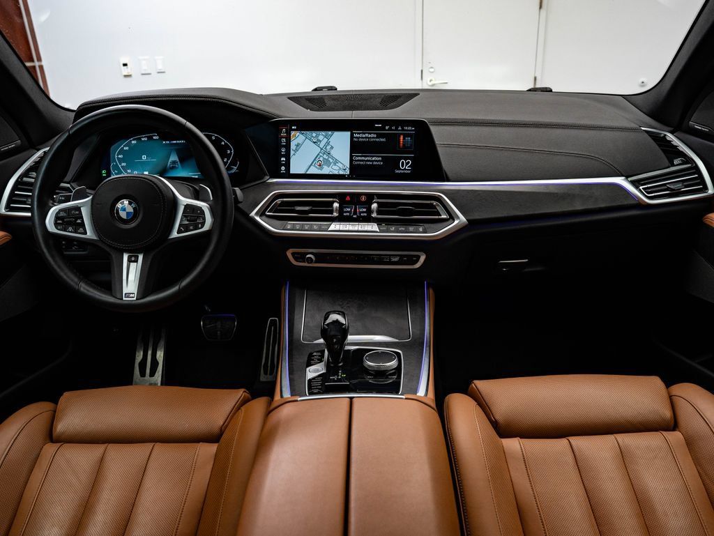 Used 2022 BMW X5 M50i AWD/4WD image 36