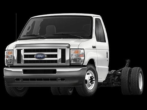Used 2024 Ford E-450 and Econoline 450 Super Duty w/ Power Windows & Locks Group RWD image 14