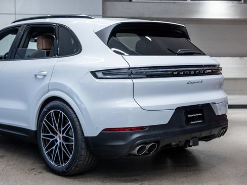 Certified 2026 Porsche Cayenne S AWD/4WD image 26