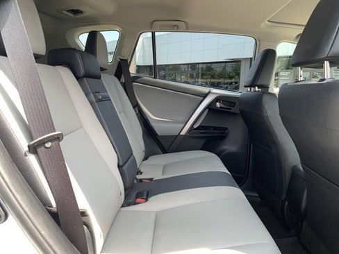 Used 2017 Toyota RAV4 Limited AWD/4WD image 33