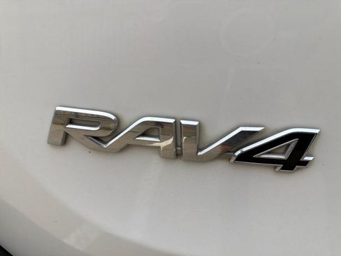 Used 2013 Toyota RAV4 XLE FWD image 40