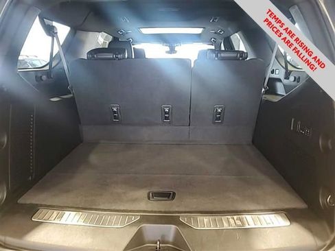 Used 2021 Chevrolet Suburban High Country w/ Premium Package image 17