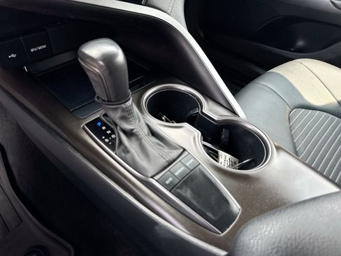 Used 2023 Toyota Camry SE w/ Convenience Package FWD image 19